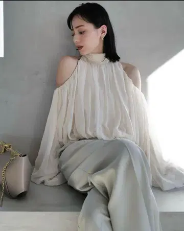 아뉴앙스 쉬폰 볼륨 블라우스