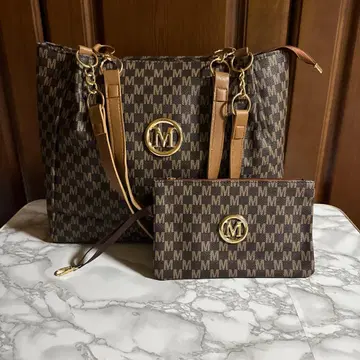 Michael Kors 브라운 숄더백 파우치 포함