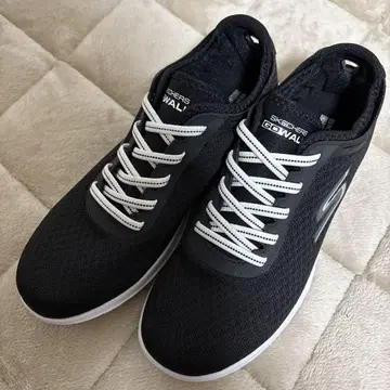 SKECHERS GOwalk 블랙 스니커즈