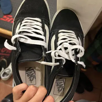 VANS 블랙/화이트 스니커즈