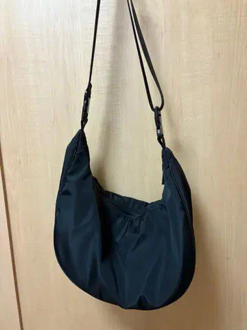 유나이티드 애로우즈 그린 라벨 발수 숄더 블랙