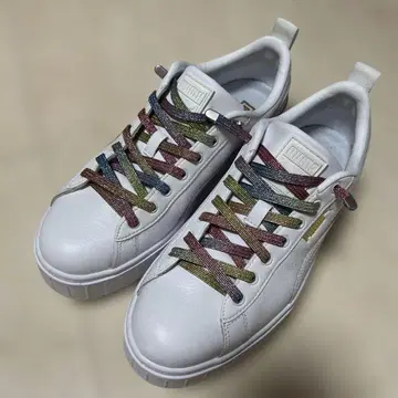 새상품급 PUMA 통굽 스니커즈 화이트 25cm