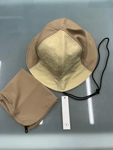 새상품급 모자 베이지와 크림색 버킷 햇