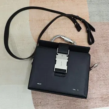 HELIOT EMIL LEATHER CARABINER BOX BAG