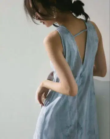 프레이 아이디 백 오픈 자카드 드레스
