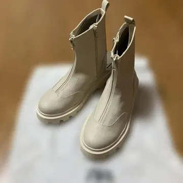 ZARA 베이지 가죽 지퍼 부츠 35