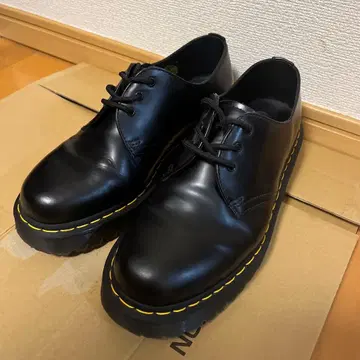 Dr.Martens(닥터마틴) 홀 슈즈