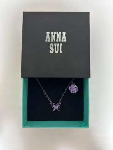 ANNA SUI 나비 모티브 목걸이와 이어커프 세트