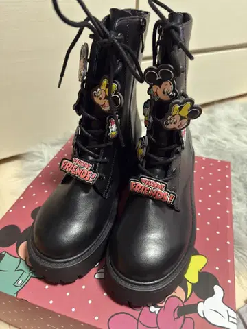 미사용 새상품 레이스업 부츠 숏부츠 워크 부츠 블랙