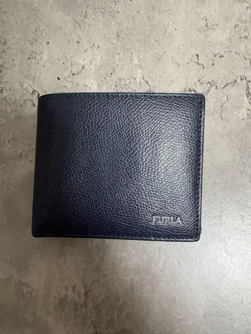 FURLA 네이비 접이식 지갑