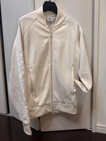 adidas 크림색 자켓 S 사이즈
