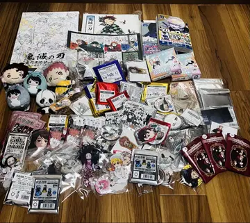 주술회전 귀멸의 칼날 세가 럭키 쿠지 제일복권 모음 아크릴 스탠드 캔뱃지