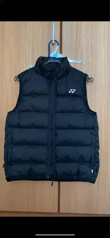 YONEX 블랙 다운 베스트 M