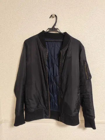 MA-1 자켓 블랙 네이비 ROXY