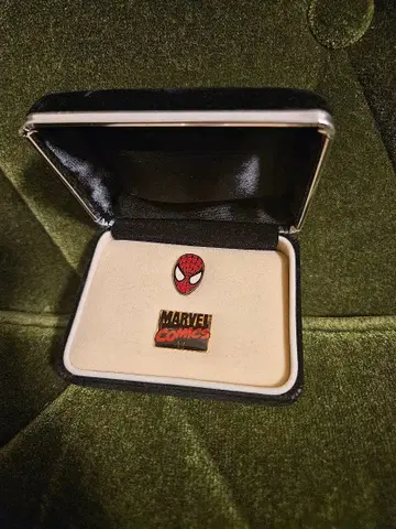스파이더맨 핀 배지 케이스 포함