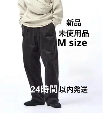 UNIQLO U 코듀로이 턱 와이드 팬츠 M 사이즈 다크 그레이