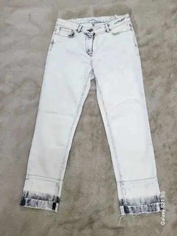 파비아나 필리피 화이트 데님 데미지 마감