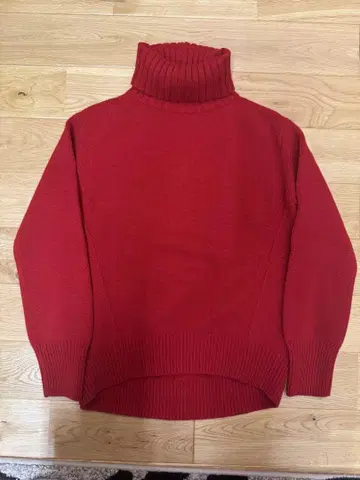 UNITED ARROWS 레드 터틀넥 스웨터