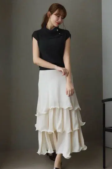 Layered Frilled Satin Skirt ecru M