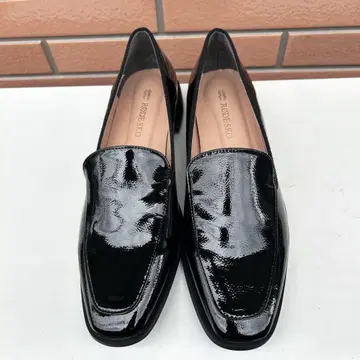 [새상품급] RODE SKO 에나멜 로퍼 urban research 38