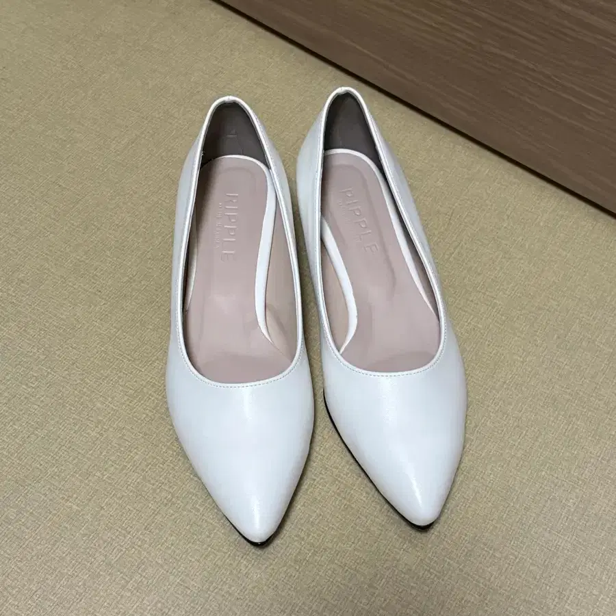Supromshu comfortable wedding shoes 250 edge stiletto on Bunjang Global  Site., image size:1027x1027