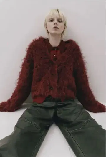 THE TOE Westminster Shaggy Cardigan red
