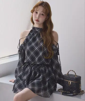 NICE CLAUP 아메슬리 미니 원피스