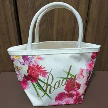 금일 한정! Rady 플라워 부케 토트백 화이트