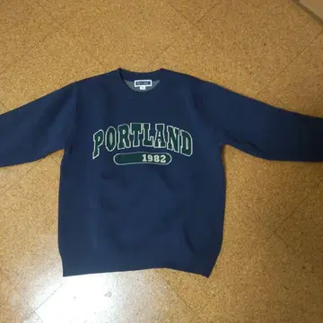 PORTLAND 1982 크루넥 맨투맨 네이비