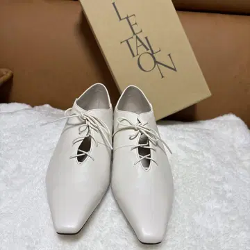 루타론 프렌치 스퀘어 레이스업 슈즈 새상품