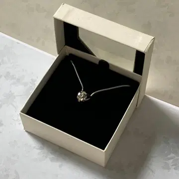 Swarovski 반지형 크리스탈 목걸이 (스와로브스키 각인 있음)