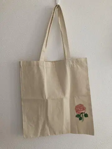톨 페인팅 작품 장미 자수 베이지 토트백