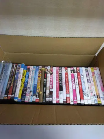 일본 영화 DVD 30권 세트 증정 포함