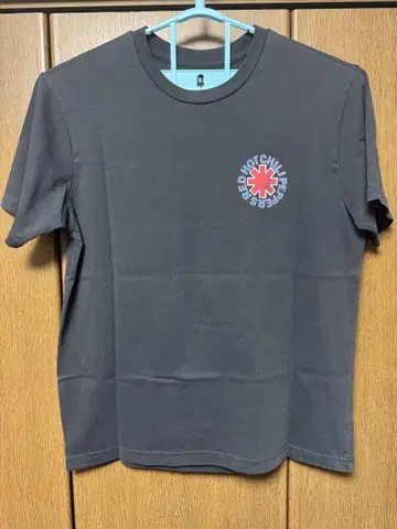 RED HOT CHILI PEPPERS 티셔츠