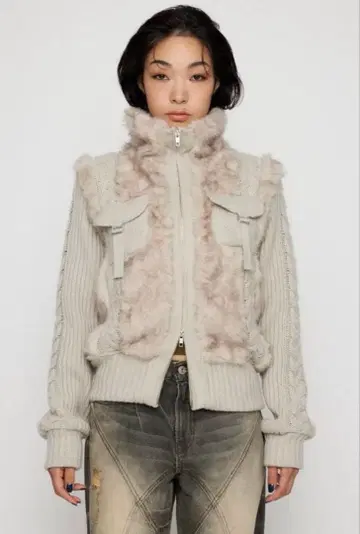LAGUA GEM CABLE KNIT FAUX FUR 블루종