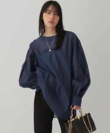 네이비 벌룬 슬리브 셔츠