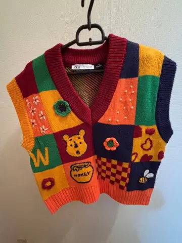 ZARA 위니 더 푸 니트 베스트 S 사이즈