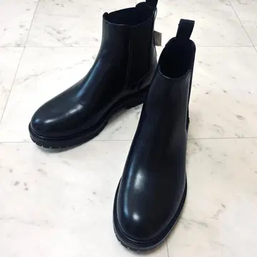 새상품 자라 ZARA 블랙 사이드 고어 부츠 사이즈 42
