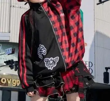 Grrrthe Lipper [ 가루루자리퍼 ] 반신창이 저리 상의 빨간색