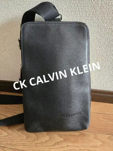 CK CALVIN KLEIN 캘빈클라인 락 바디백