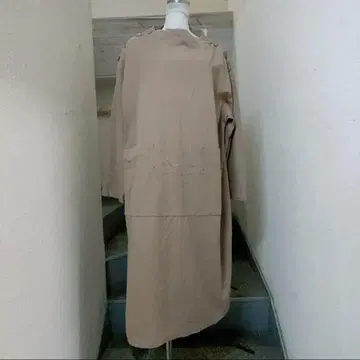 냅팜 베이지 롱 원피스 긴팔 포켓 부착 밀리터리
