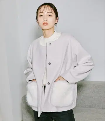 [ JILL by JILL STUART ] 포켓 인조 모피 노카라 코트