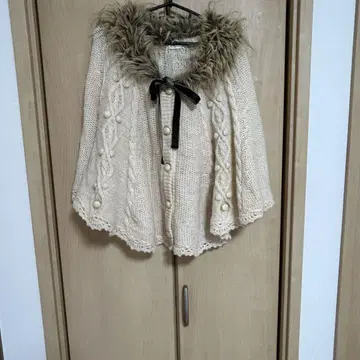 엑시즈팜 케이프 가디건 베이지 익명 배송