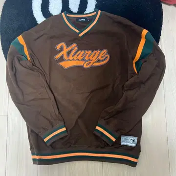 XLARGE 브라운 V넥 가격 인하