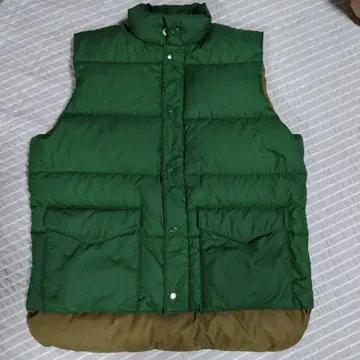 그린 컬러 다운 베스트 퀼팅
