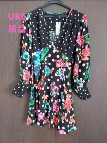 [ 새상품 ] Karen Millen 꽃무늬 도트 상의 UK6