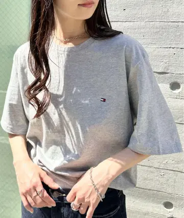 Tommy Hilfiger 그레이 반팔 티셔츠 S