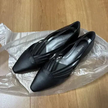 도나미스 Dona Miss 일본제 로우힐 슈즈 펌프스 미사용 새상품