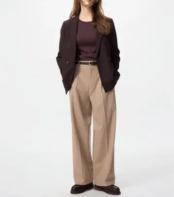 이번 시즌 UNIQLO 턱 와이드 팬츠 BEIGE XS