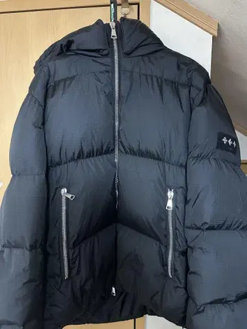 TATRAS 블랙 다운 자켓 후드 부착